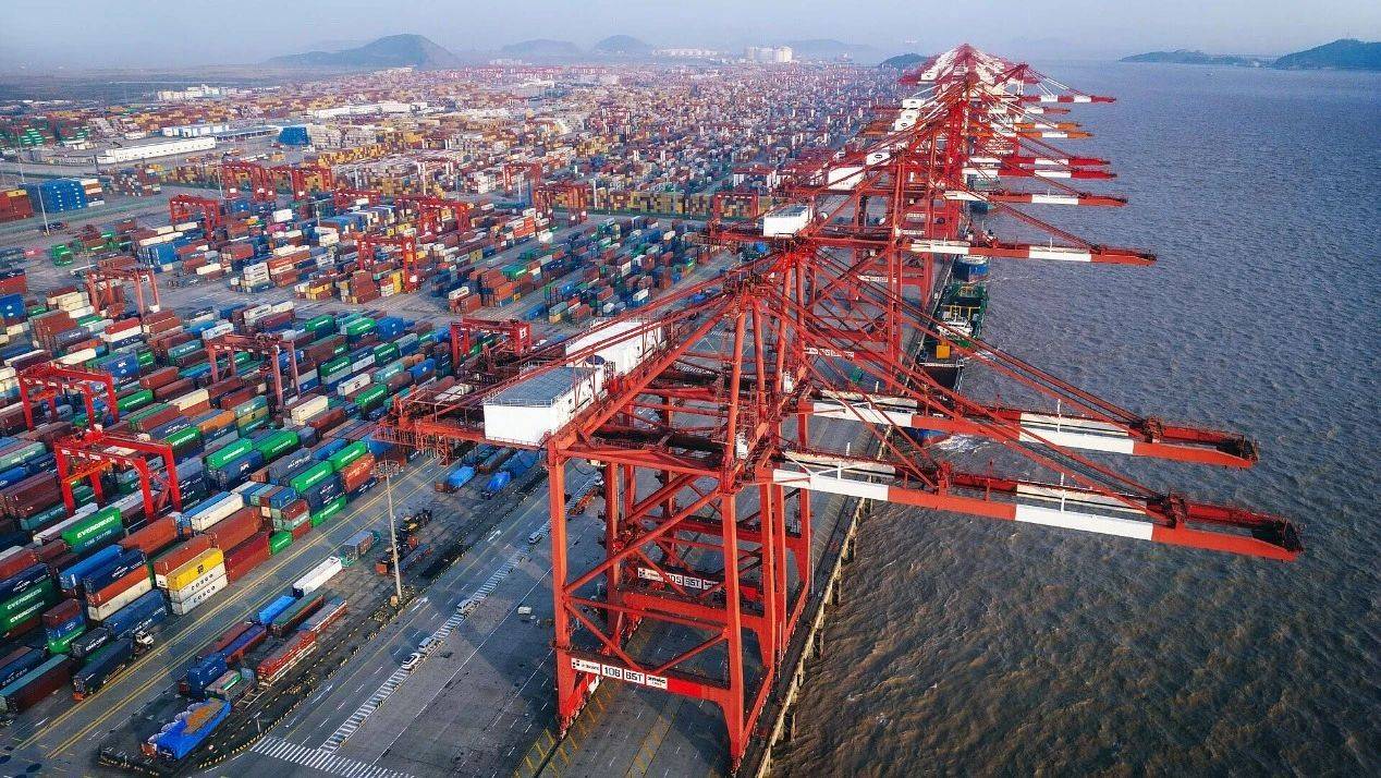 皇冠信用网注册_还是露出獠牙了！特朗普威胁对华加税皇冠信用网注册，中方召开应对会，局势一触即发