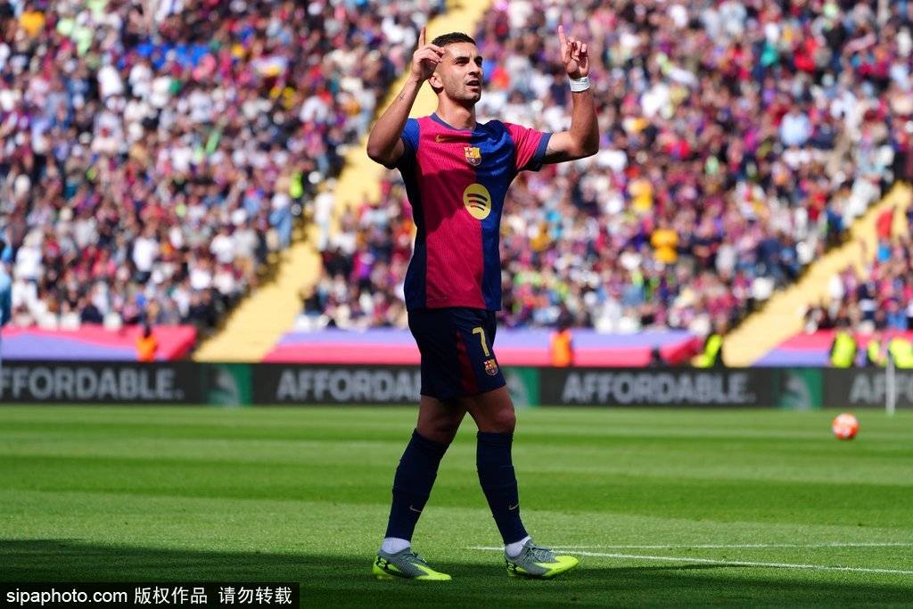 皇冠信用网出租代理_西甲-拉菲尼亚双响+补时绝杀 巴萨连扳3球4-3先赛7分领跑