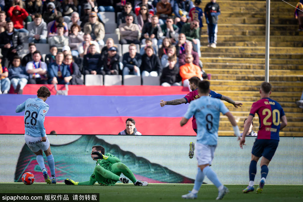 皇冠信用网出租代理_西甲-拉菲尼亚双响+补时绝杀 巴萨连扳3球4-3先赛7分领跑