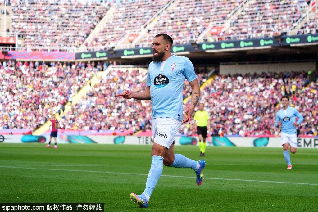 皇冠信用网出租代理_西甲-拉菲尼亚双响+补时绝杀 巴萨连扳3球4-3先赛7分领跑