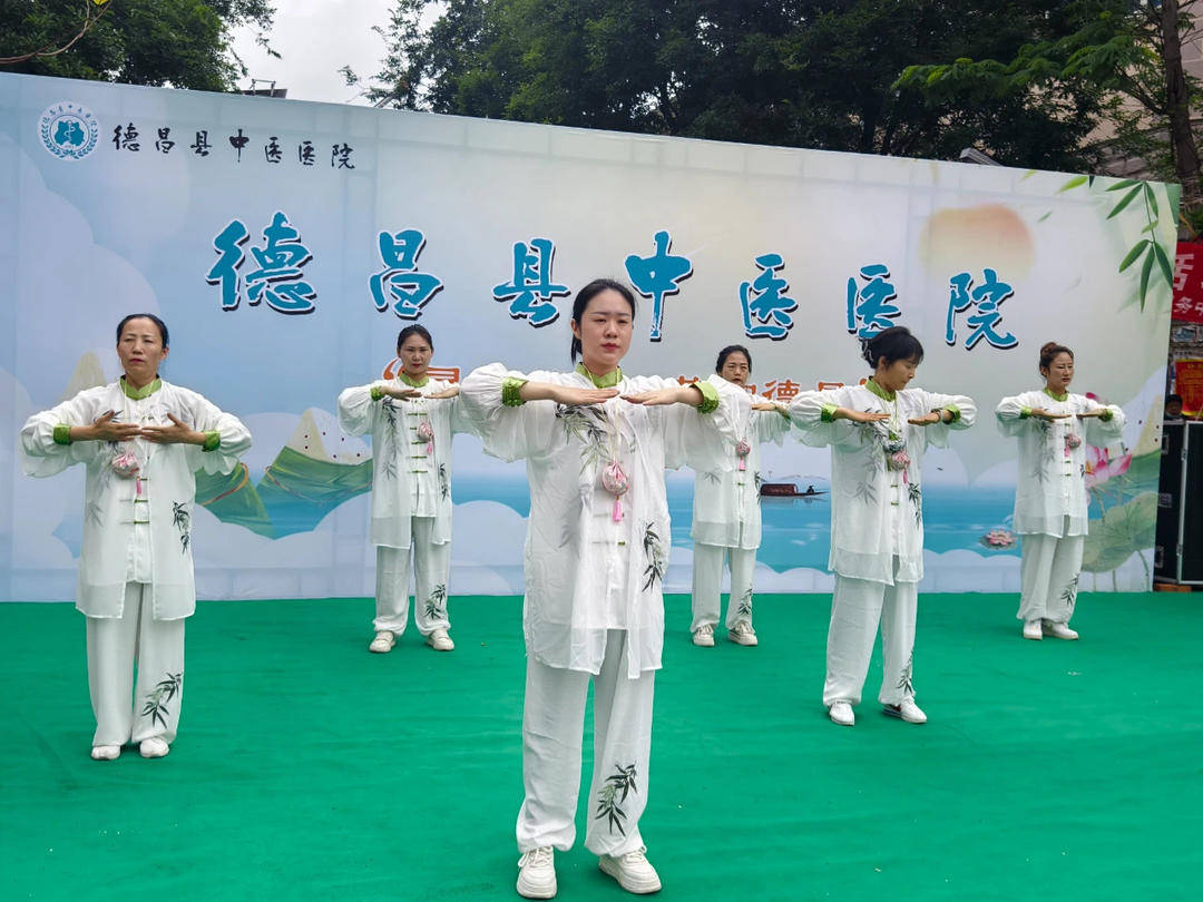 皇冠信用盘怎么开通
_端午药市摆皇冠信用盘怎么开通
了3公里 四川德昌2025年端午民俗文化寻味活动启幕