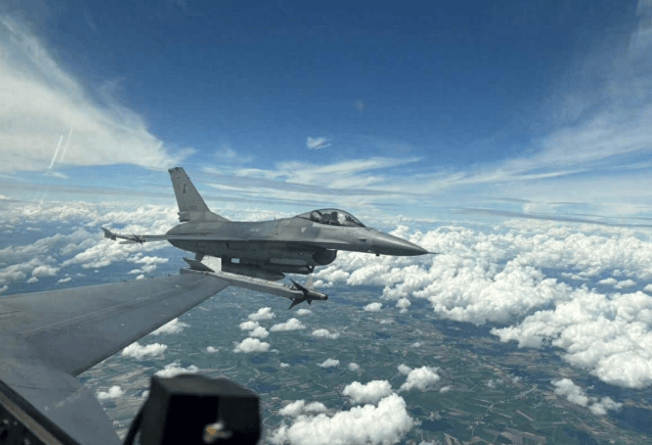 皇冠体育App下载_乌克兰F-16 MLU战斗机失落：陈旧机型难敌俄罗斯皇冠体育App下载，西方武器援助成累赘！