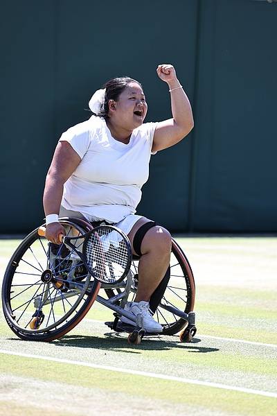 皇冠比分_温网｜首夺大满贯单打冠军皇冠比分！王紫莹创中国轮椅网球新历史