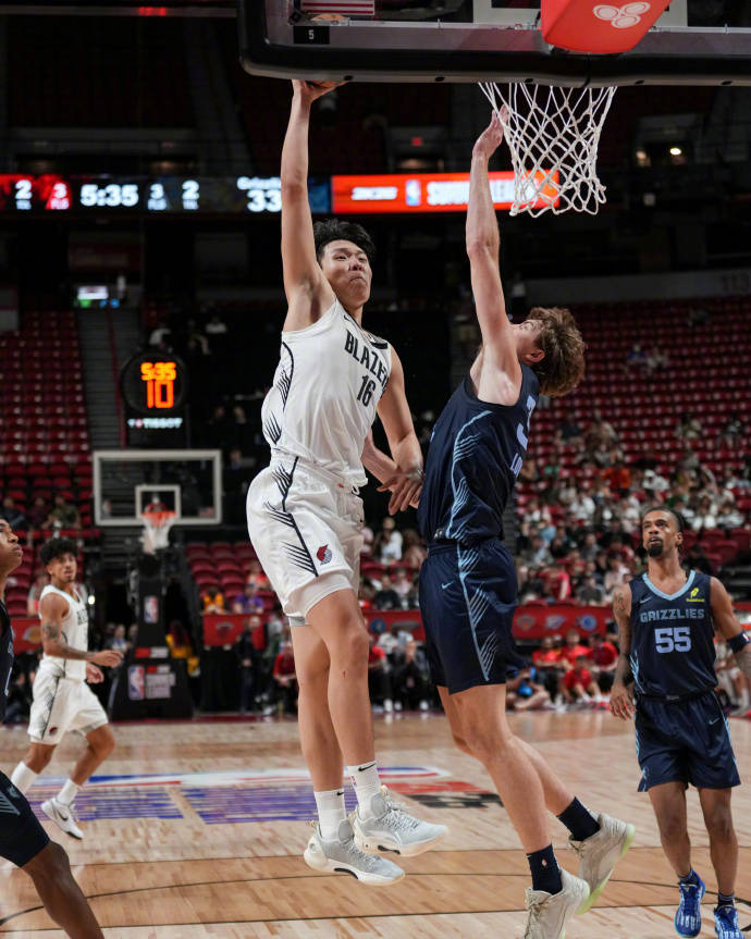 皇冠信用網如何注册_杨瀚森背靠背10+5+5失误 夏联次战开拓者遭灰熊逆转