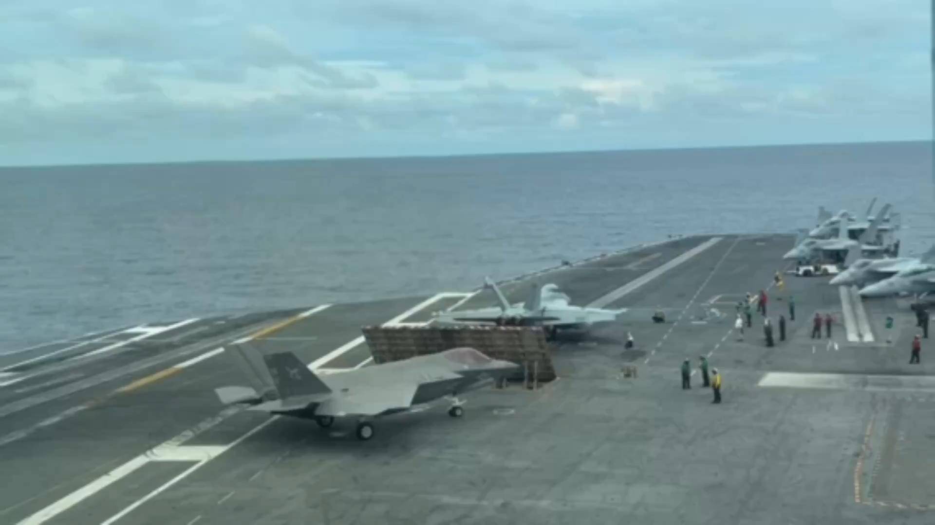 皇冠信用网注册_外军深夜来犯皇冠信用网注册,央视披露细节,歼15挂实弹升空驱离,现场惊心动魄