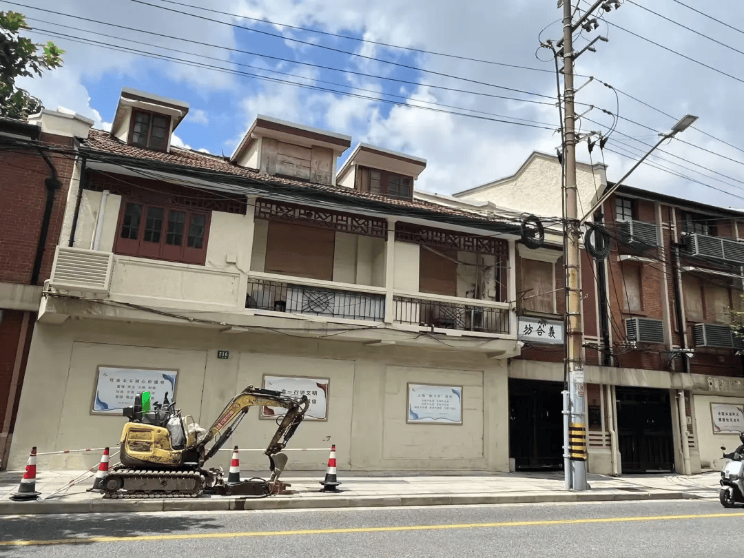 皇冠信用在线注册_20.03万元/平方米！浙商大佬女儿在上海竞得国内“单价地王”皇冠信用在线注册，公司工作人员低调现身土拍大楼，“不好意思，无可奉告”