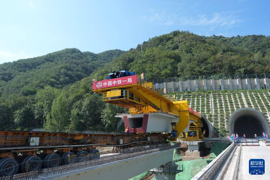 皇冠信用網正网_西康高铁全线完成桥梁架设