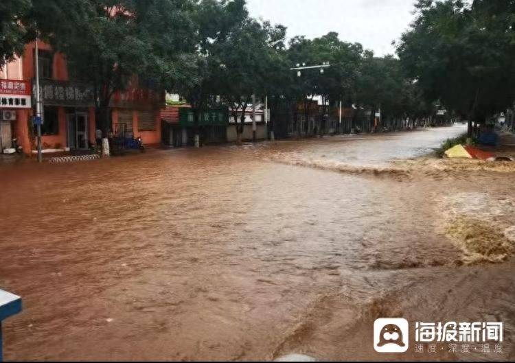 皇冠信用網会员注册网址
_因强降雨天气 河北兴隆县街道积水严重 居民:水位最高时没过护城河