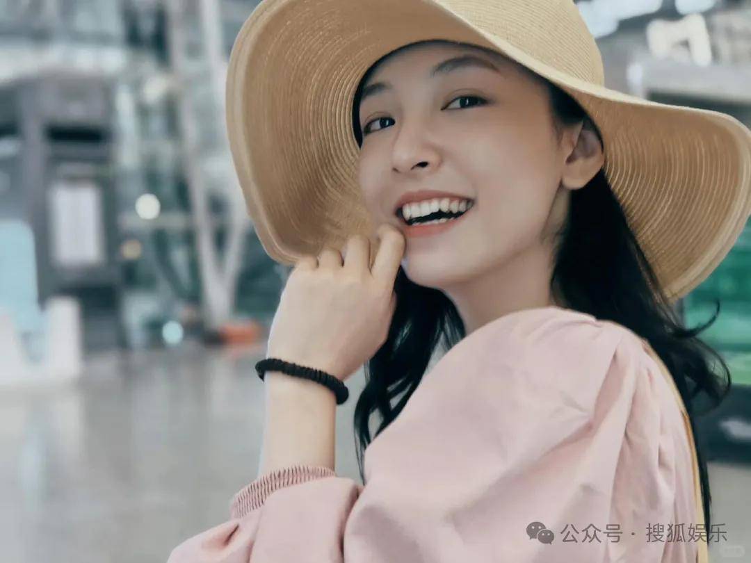 皇冠信用开号_离婚三年又被拍到亲密逛超市皇冠信用开号，他俩这是纯带娃还是真复合了？