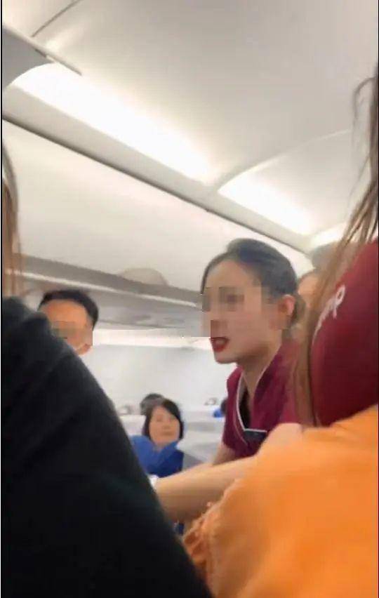 皇冠信用网怎么代理
_“他还是孩子皇冠信用网怎么代理
,你就不能体谅他吗?”疑因熊孩子顶座起冲突,飞机降落后女生被对方一家四口打趴