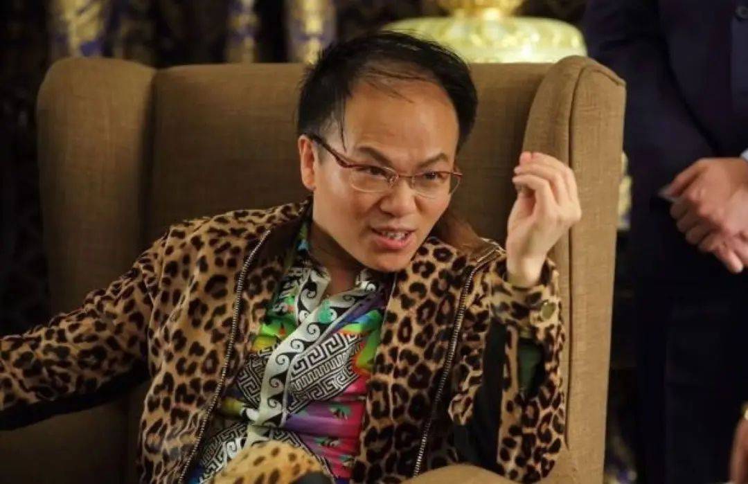 皇冠信用網会员
_导演郑某峰涉嫌猥亵儿童已被批捕皇冠信用網会员
,此前多位演员自曝曾被他侵害