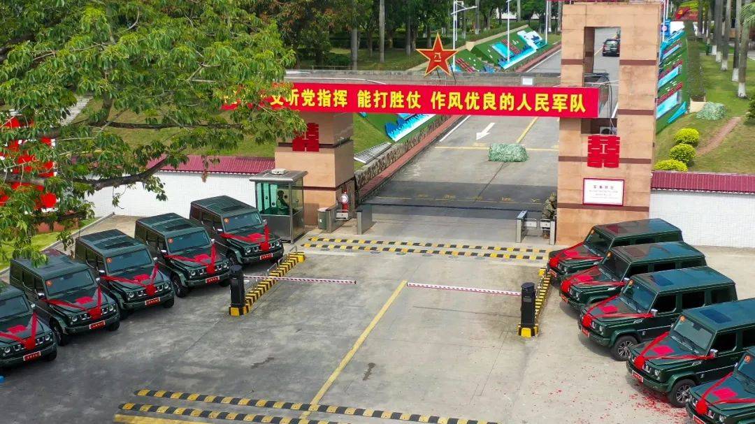 英格兰超级联赛_恭喜英格兰超级联赛，他们结婚了！