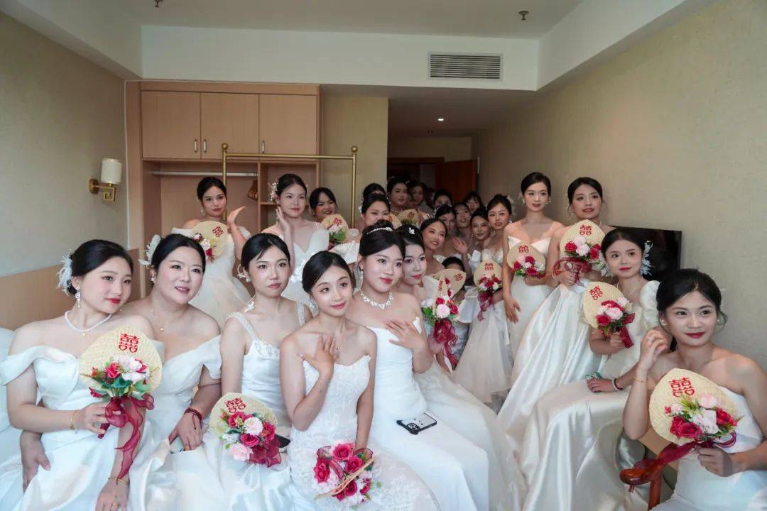 英格兰超级联赛_恭喜英格兰超级联赛，他们结婚了！