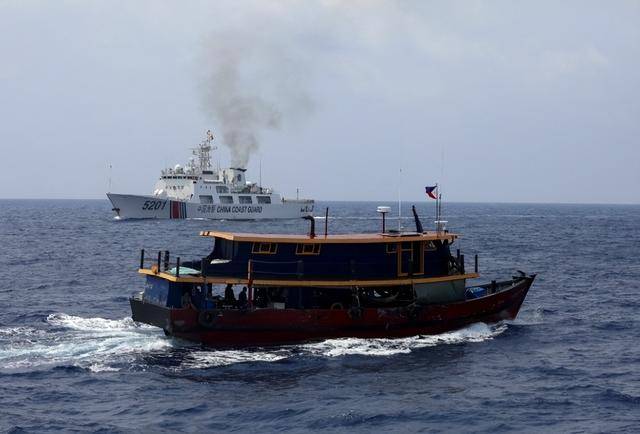 卡马亚vs赫尔辛堡_看见中国拖船到场卡马亚vs赫尔辛堡，菲律宾又划新红线，不许中方登上“坐滩”军舰