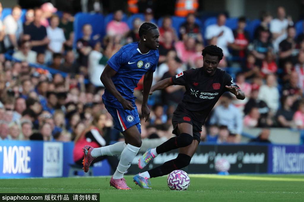 布里斯托城vs赫尔城_切尔西小将乔治被替换引发热议:背后故事与战术分析