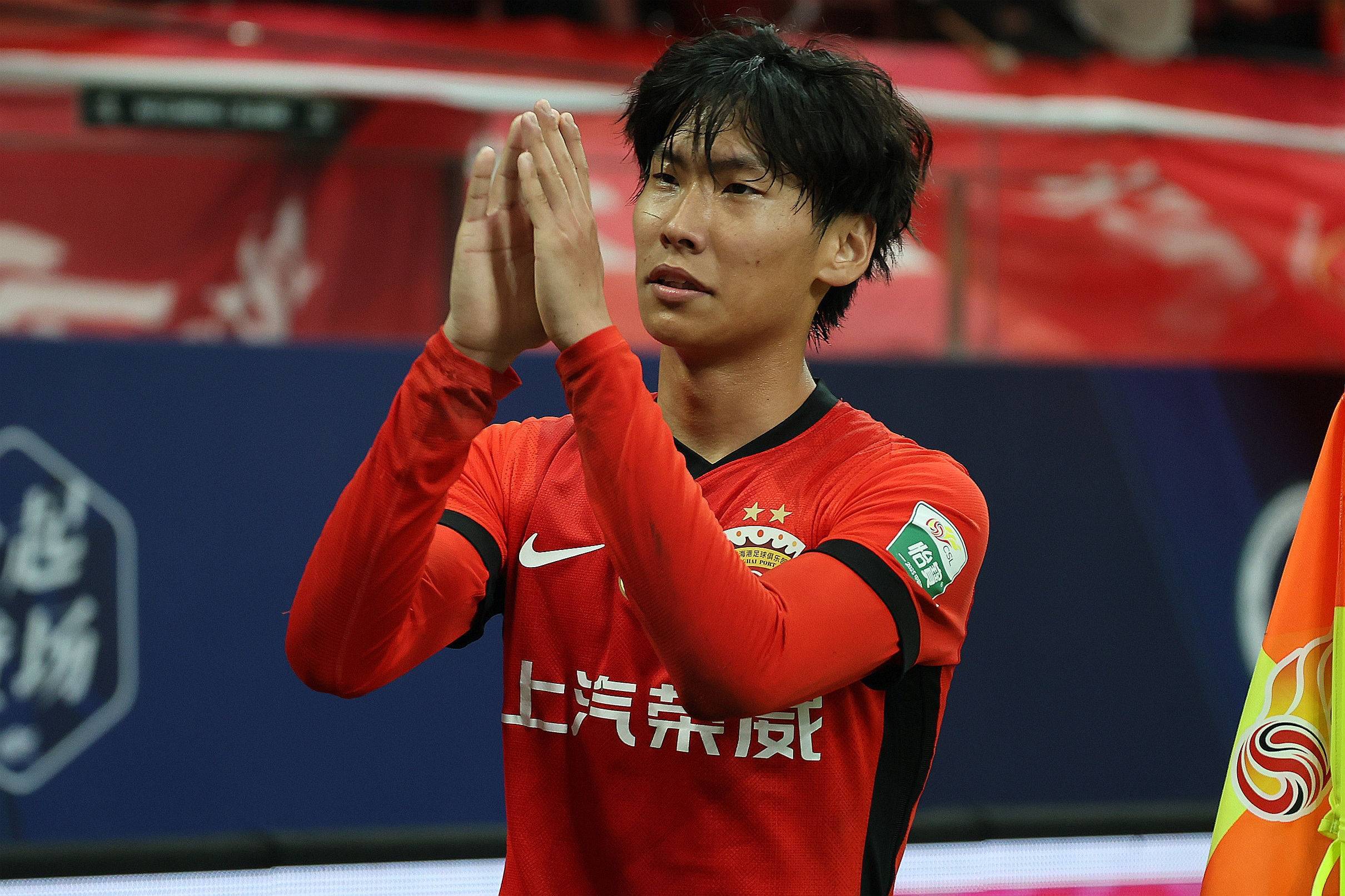 东京养乐多燕子队vs广岛东洋鲤鱼队_媒体人:李新翔最合适定位是踢替补中锋或影锋东京养乐多燕子队vs广岛东洋鲤鱼队,边路不是他的特点