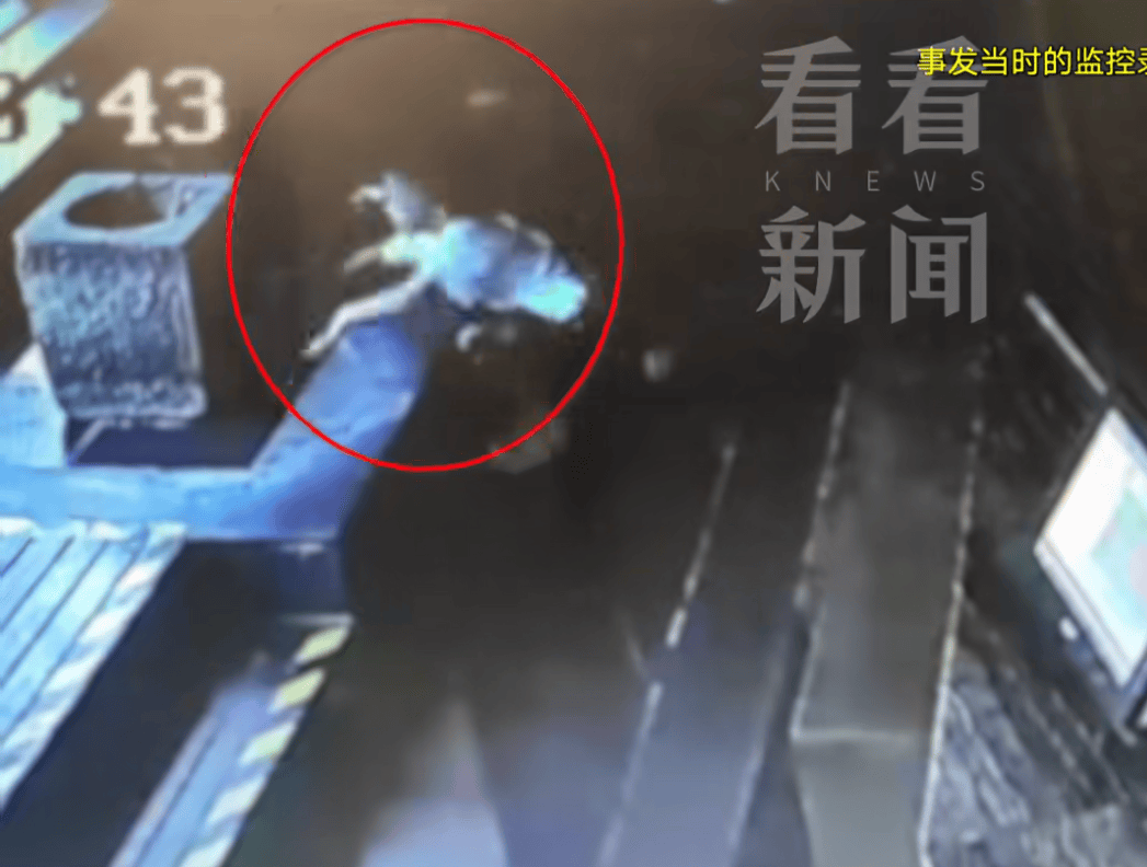 埃及超级联赛_血流不止埃及超级联赛，脸上缝30多针需整容！上海一知名火锅店发生意外，顾客和商家互相指责……