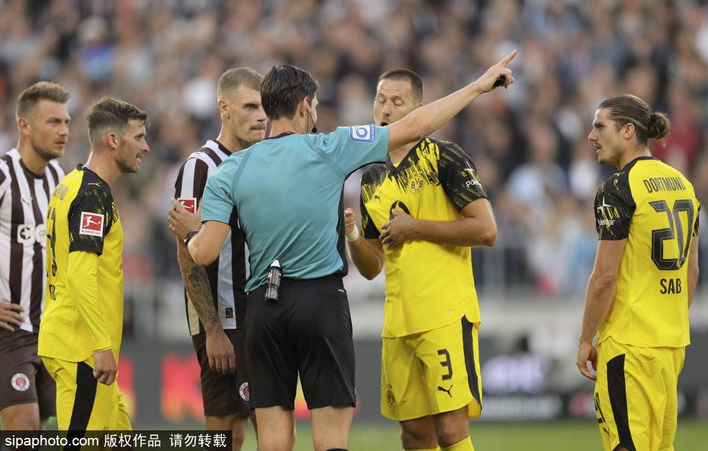 皇冠皇冠足球平台_那不勒斯首发:德布劳内、麦克托米奈领衔皇冠皇冠足球平台,霍伊伦、吉尔莫出战!战术深度解析与球员故事背后的秘密