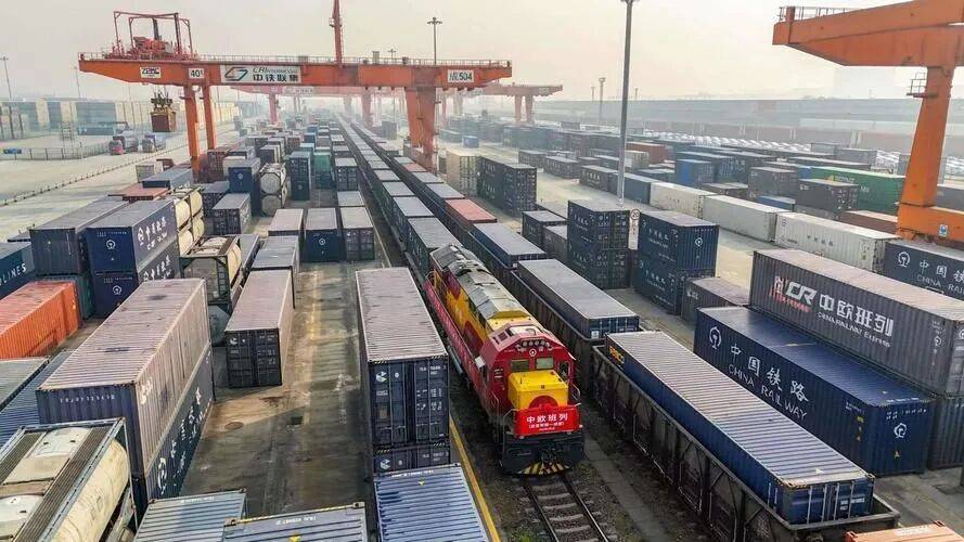 皇冠信用網在哪里开通_波兰坚决不让中方过境皇冠信用網在哪里开通，中欧班列恢复遥遥无期，无奈中方只有改道