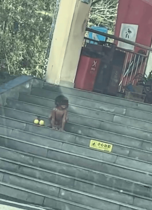 皇冠信用网开户_大理回应高速上有家庭带“野人小孩”:父母坚持让娃亲近自然皇冠信用网开户,生活暂无困难,没虐待