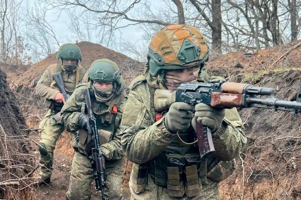 皇冠信用網开户_俄军中计了？六支乌军特种兵小队突然杀出皇冠信用網开户，在红军城中心升旗示威