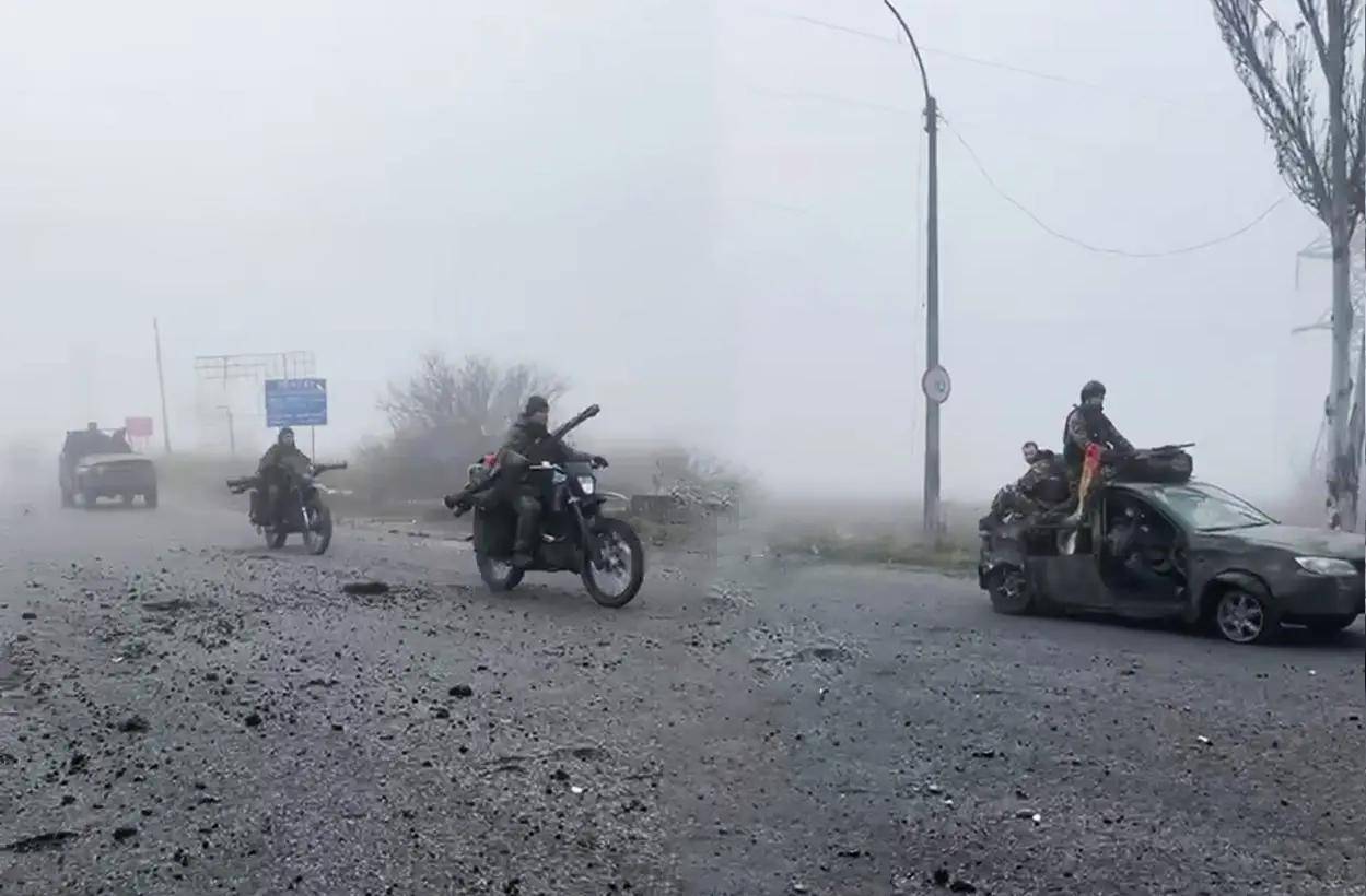 皇冠信用網在线申请_杀疯了！15万俄军趁大雾杀入红军城皇冠信用網在线申请，德媒顿感不妙：基辅朝不保夕