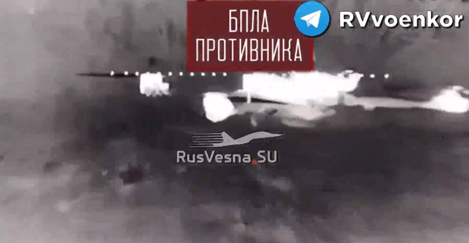 正版皇冠信用网代理_俄军被狠狠上一课:打假海马斯正版皇冠信用网代理,乌军藏地道,靠机器人无人机作战