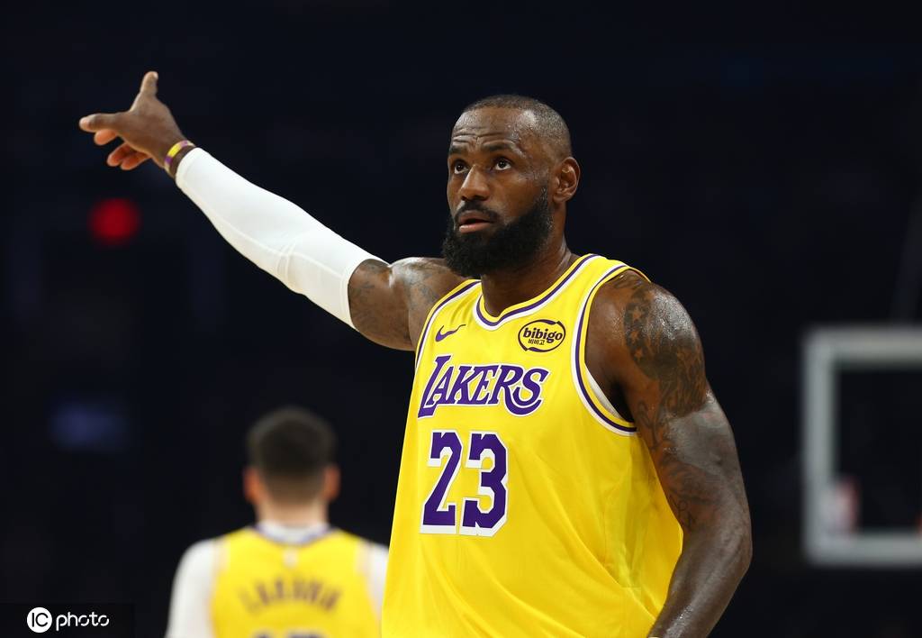 皇冠信用网平台出租
_圣诞大战前瞻:詹杜对话再成焦点 库里直面魔鬼定律