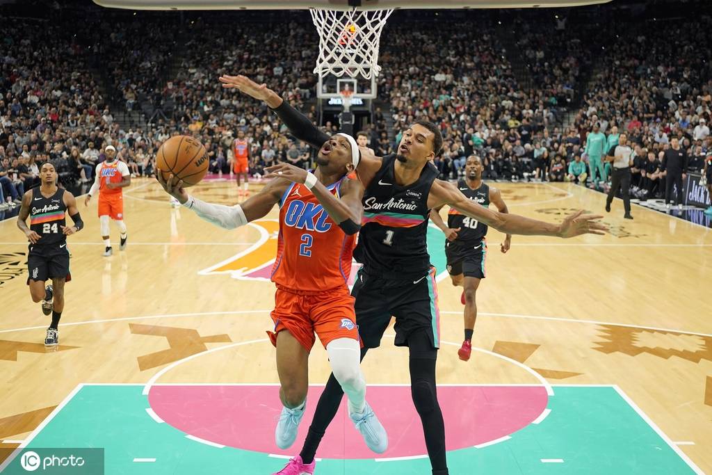 皇冠信用网平台出租
_圣诞大战前瞻:詹杜对话再成焦点 库里直面魔鬼定律