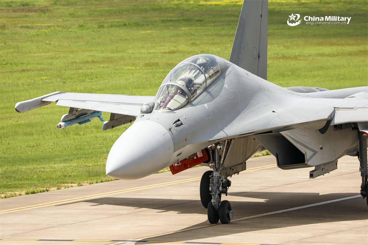 皇冠信用网网址_被歼-16锁定没反应皇冠信用网网址，台军飞行员惊得合不拢嘴：都不愿为台独而战