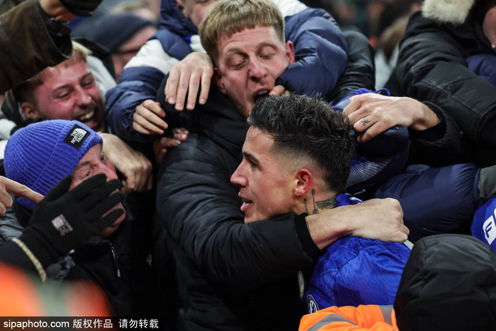 皇冠官方
_曼联2-0战胜曼城:胖虎卡塞米罗获9分皇冠官方
,战术分析与球员表现全解析