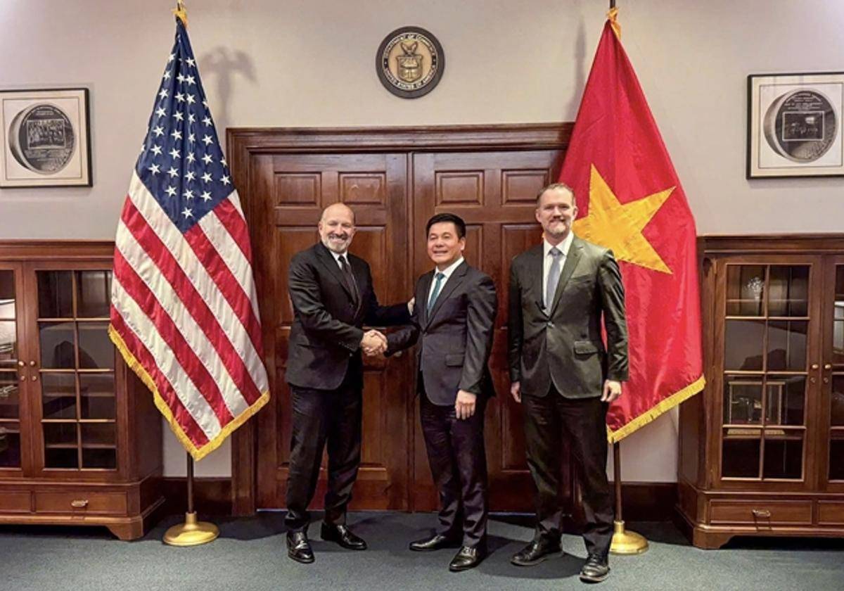 皇冠比分
_越南领导人做出承诺皇冠比分
,未来5年,国家的年均经济增速将达到10%,继续对中美两头吃?