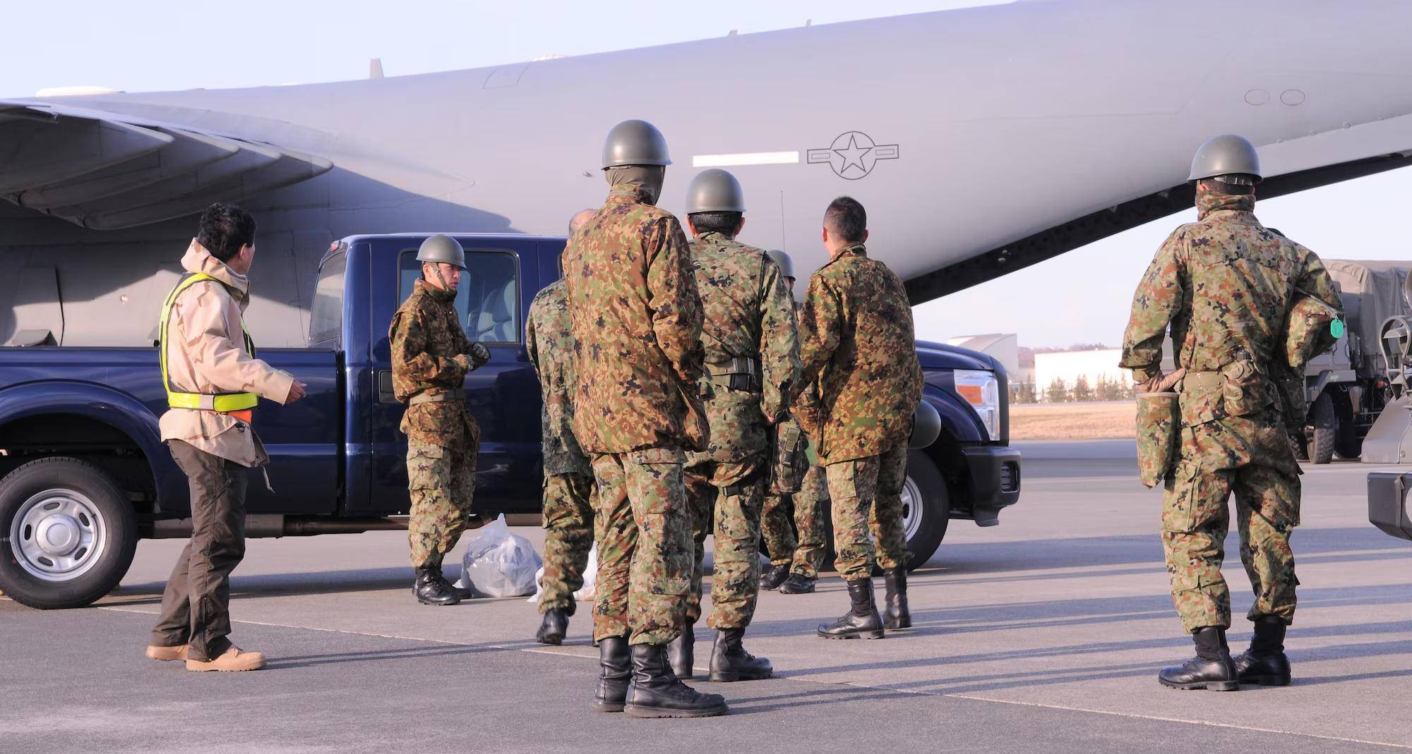 皇冠信用网出租足球_高市早苗不装了皇冠信用网出租足球，一旦台海战事爆发，日本立即撤离琉球群岛12万人