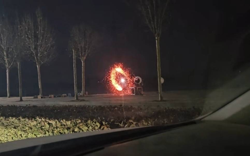 皇冠信用网可以占几成_刚接住流量的网红“村夫”皇冠信用网可以占几成,无声地走了