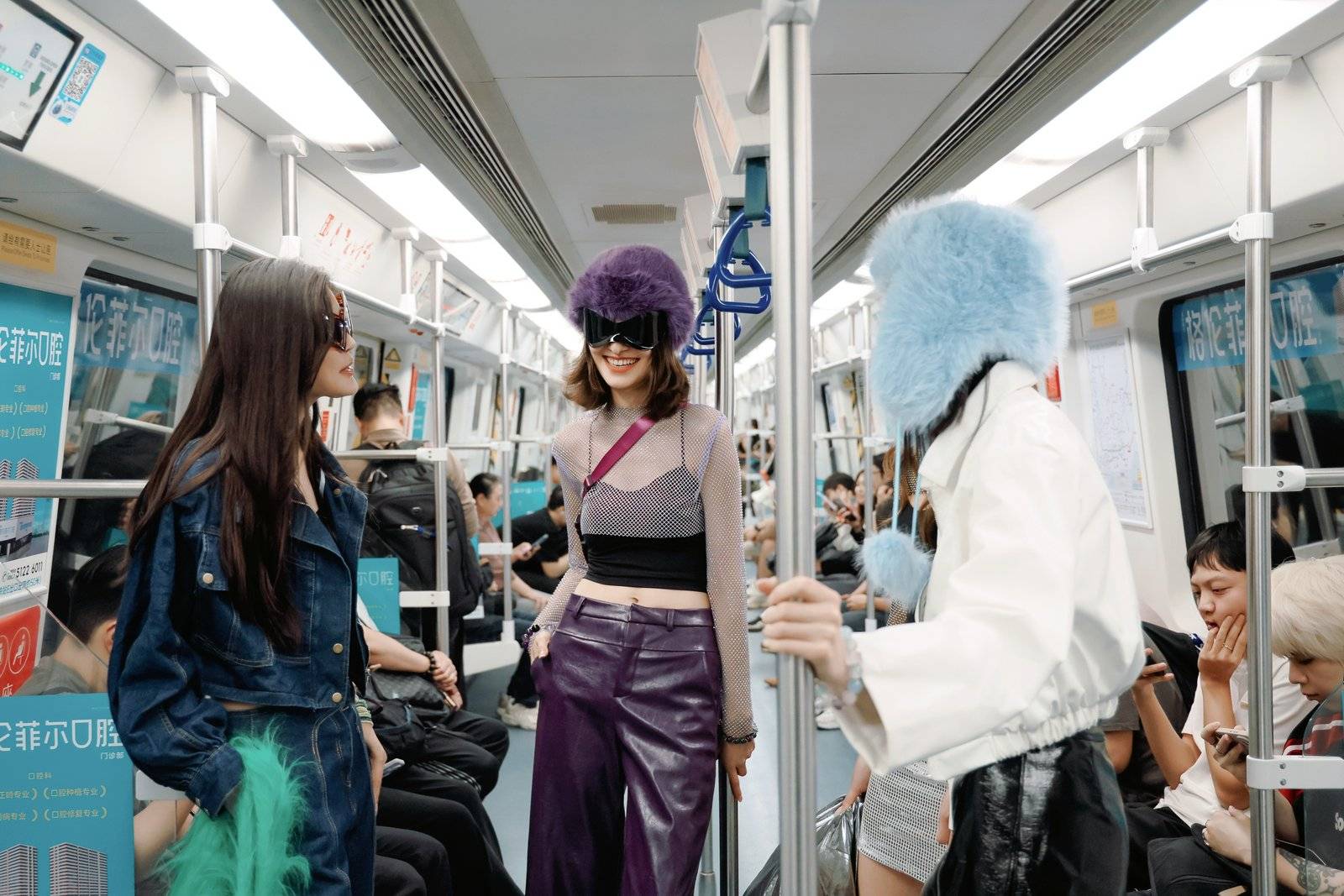 皇冠信用网注册
_没看出来皇冠信用网注册
!她们穿的竟然是内衣!地铁站里的这场快闪太敢了