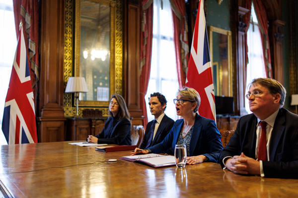 世界杯足球_美国盟友：特朗普要是溜了世界杯足球，烂摊子谁来收？赶紧准备B计划