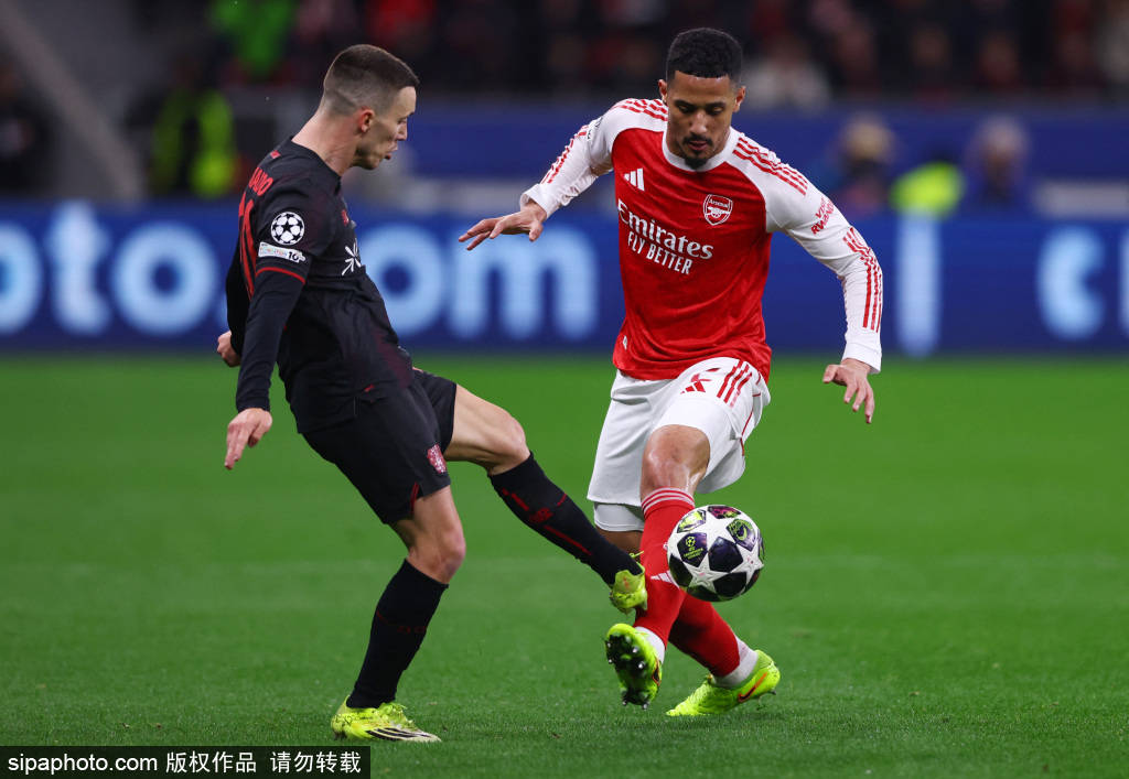 皇冠客服联系方式_心态急了！补时阿森纳仍落后皇冠客服联系方式，马丁内利推搡裁判被出示黄牌