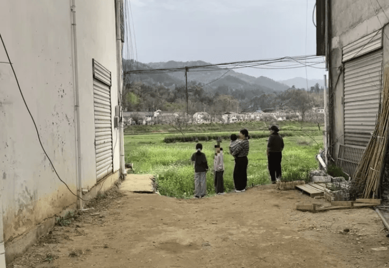 卡塔尔世界杯代理 _安徽6岁女童家门口失联超5天卡塔尔世界杯代理 ，警方通报：已遇害，犯罪嫌疑人柳某某(女，35岁)抓获归案