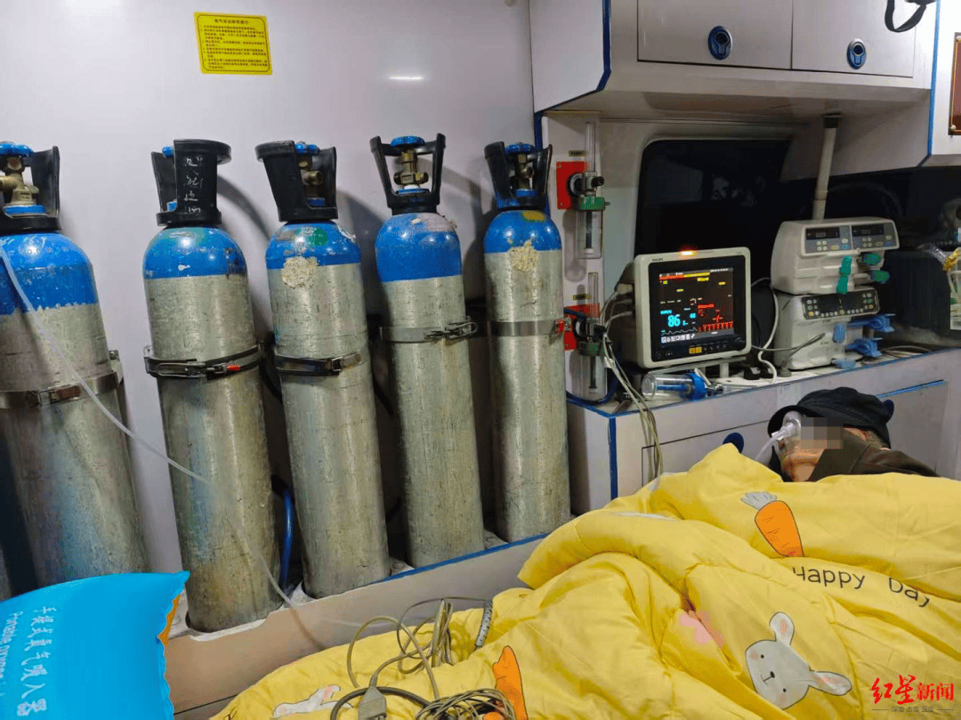 世界杯真钱开户
_男子在陕西一景区套圈套中鹦鹉带回家饲养世界杯真钱开户
,鹦鹉死后父亲感染“鹦鹉热”,“整个肺部全白了”;医生:潜伏期5至14天,早期表现类似流感