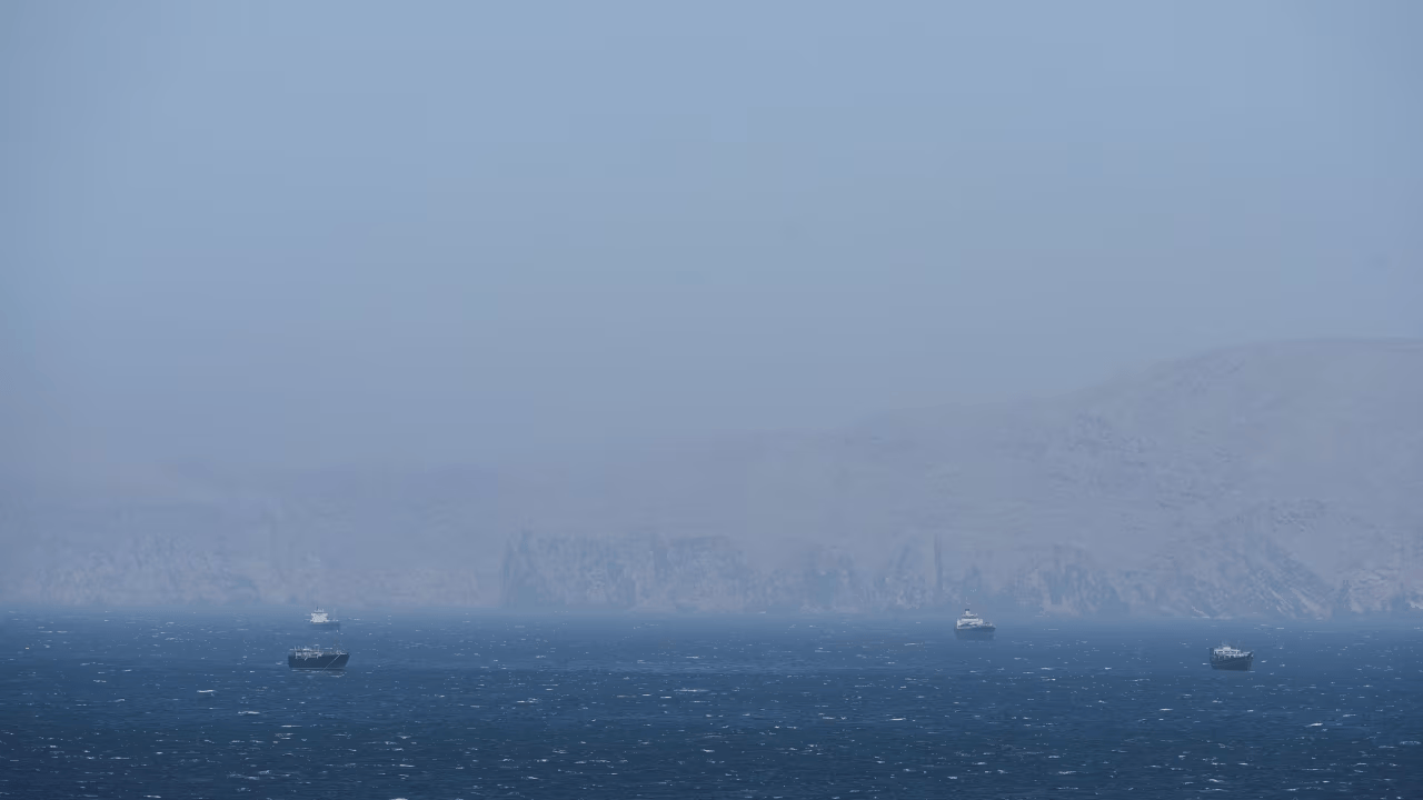 世界杯足球开奖
_伊朗关闭霍尔木兹海峡 指责以色列违反停火协议