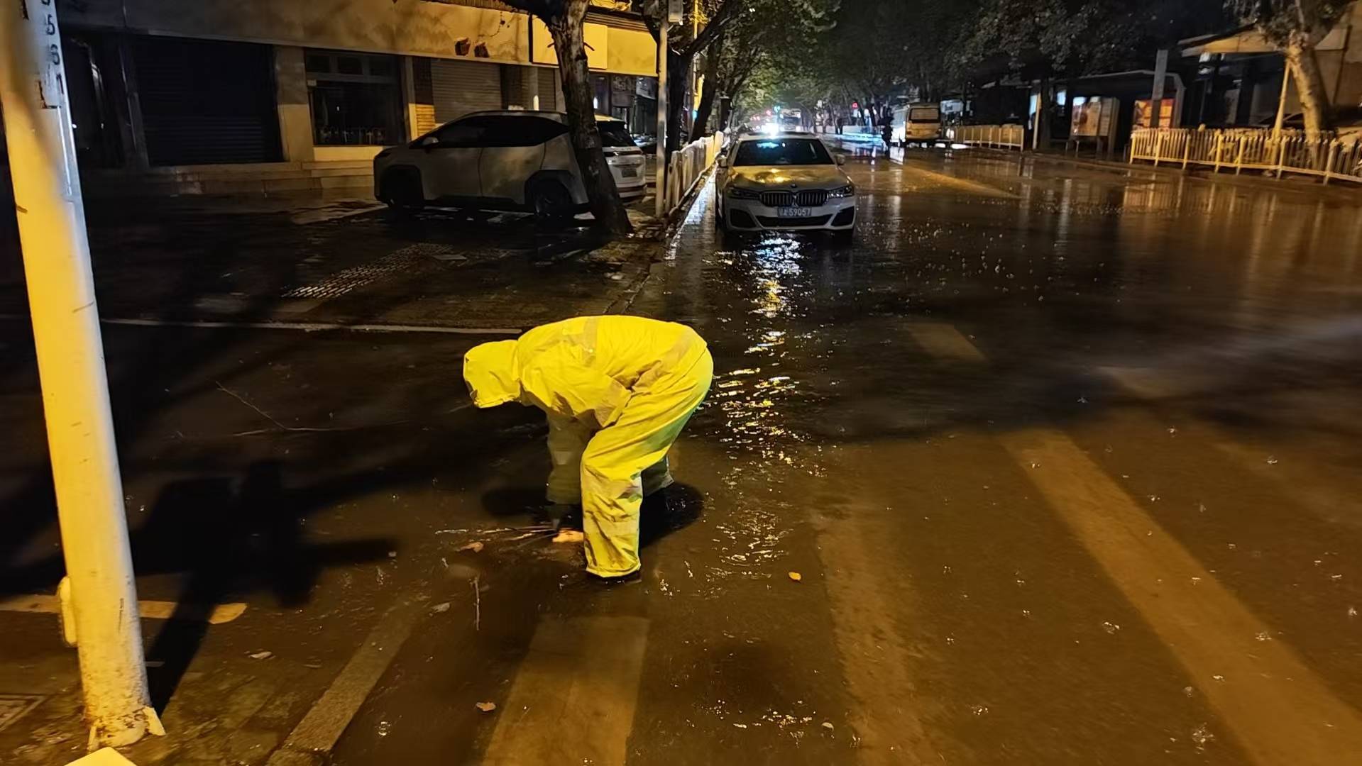 世界杯足球平台出租 _大到暴雨夜袭武汉世界杯足球平台出租 ，目前全市主次干道无积水