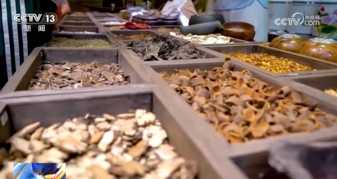 正版足球出租
_全是演员!事发上海闹市区正版足球出租
,网友怒了:无法无天,这是上海好嘛