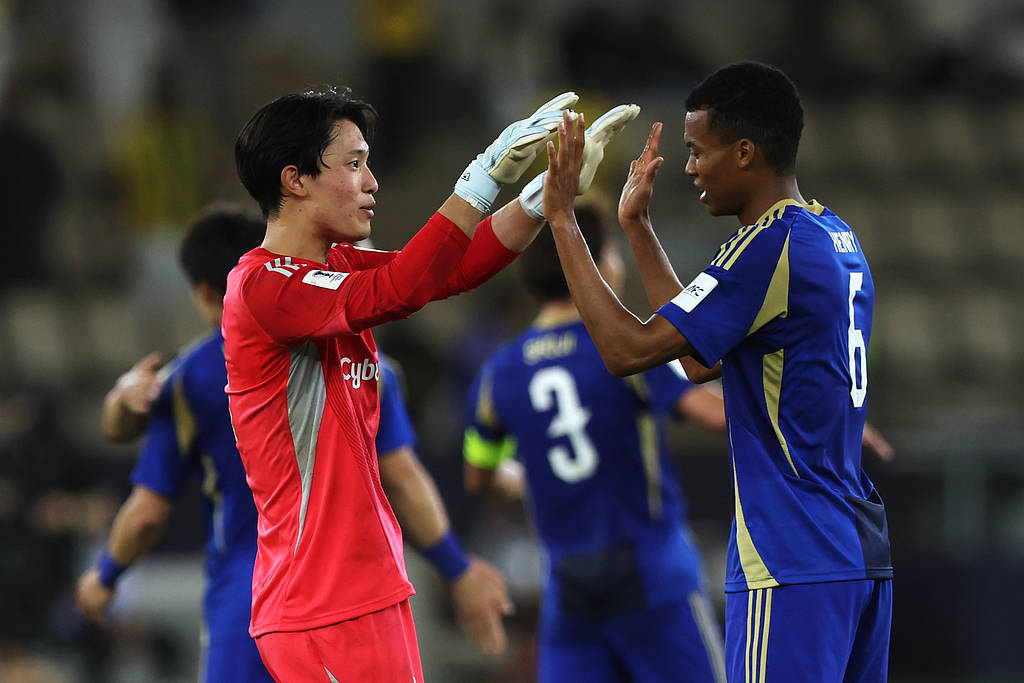 足球外围买球网站_亚冠-日本两队挺进四强 马宁赛后遭球员冲撞出示直红