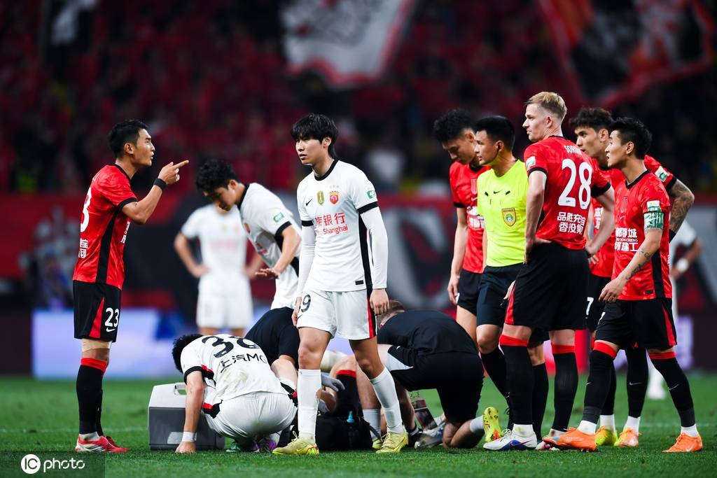 2026年国际足总世界杯_赛季首败2026年国际足总世界杯！中超-李新翔幸运入球制胜 海港客场1-0蓉城