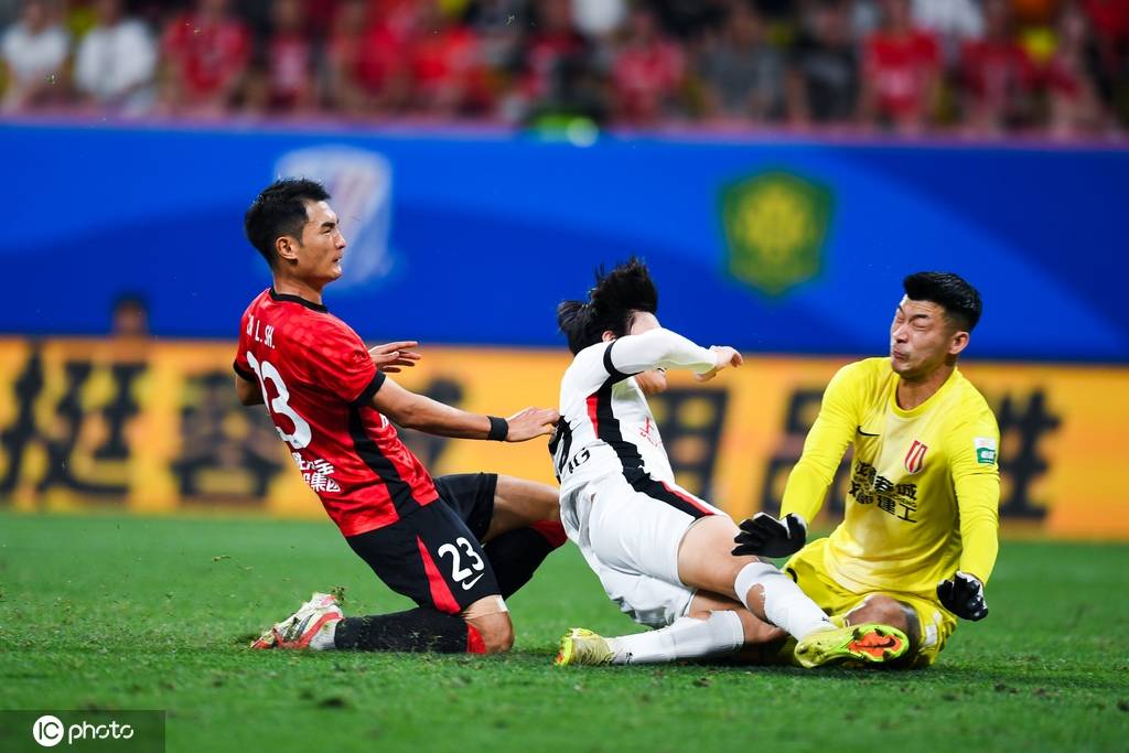 2026年国际足总世界杯_赛季首败2026年国际足总世界杯！中超-李新翔幸运入球制胜 海港客场1-0蓉城