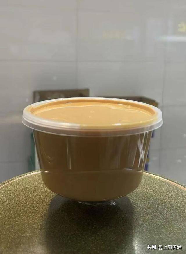 世界杯信用盘平台出租_7天狂卖1吨！上海阿姨爷叔排长队也要买世界杯信用盘平台出租，“这酱特别香，吃了让人难忘！”