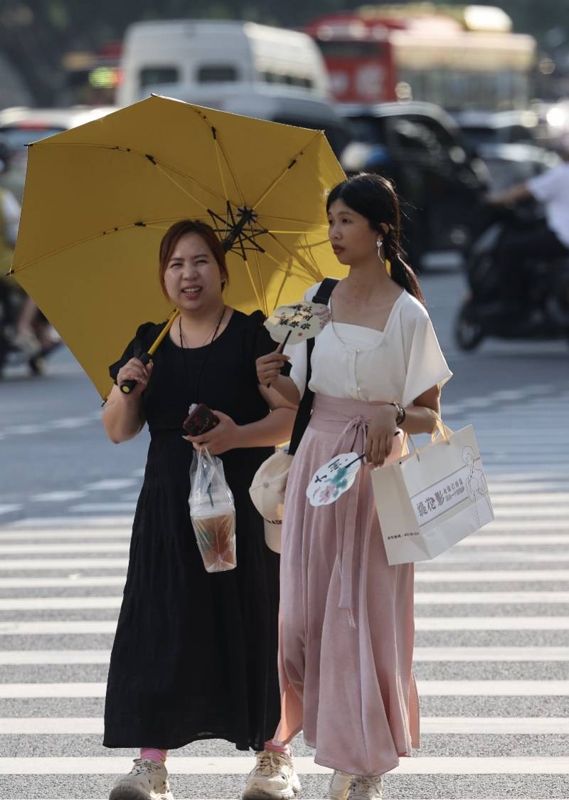 皇冠信用網
_“热麻了”皇冠信用網
,广州今日最高温41.6℃,花都区橙色预警生效