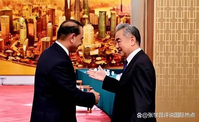 皇冠信用网_美伊和谈终于成功皇冠信用网，关键人物抵达北京，王毅话刚落地，双方又开火