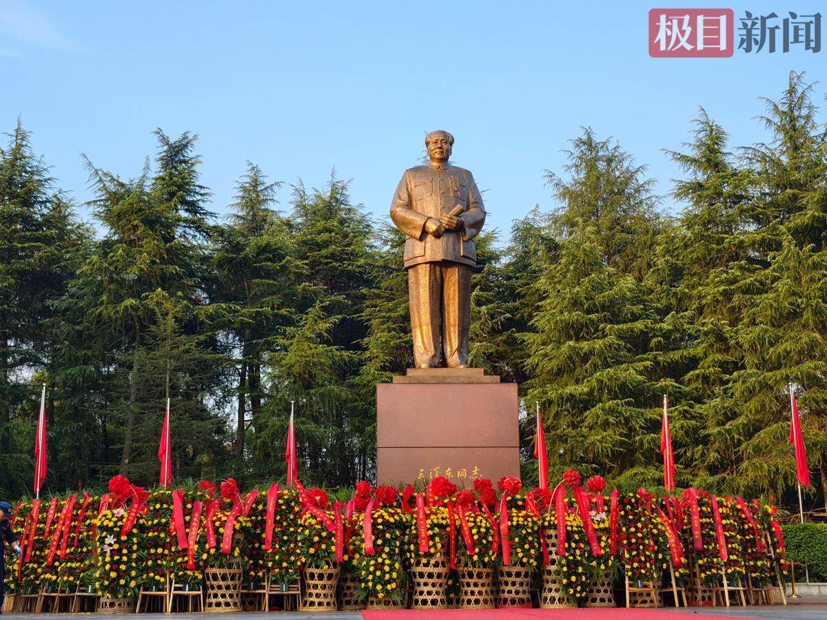 皇冠體育_毛主席逝世50周年皇冠體育，佛山小伙骑摩托车约700公里到韶山：“世上无难事，只要肯登攀”一直激励着我