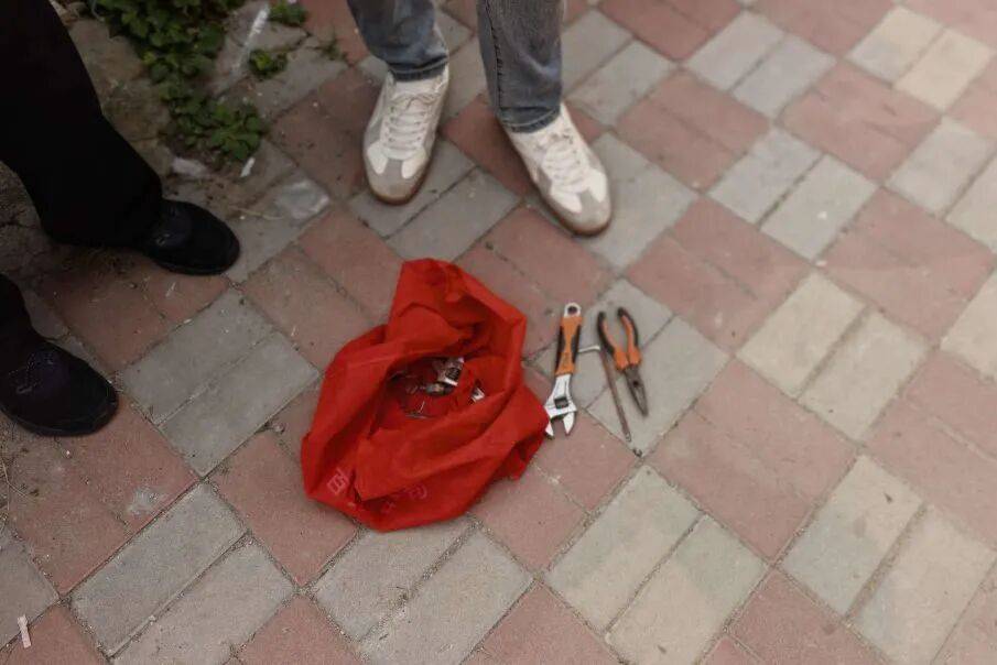 哥伦比亚女子甲组联赛
_一个人一套工具哥伦比亚女子甲组联赛
,男子3个月差点“搬空”一家酒店:40多台电视、50多台空调内机、10多台外机